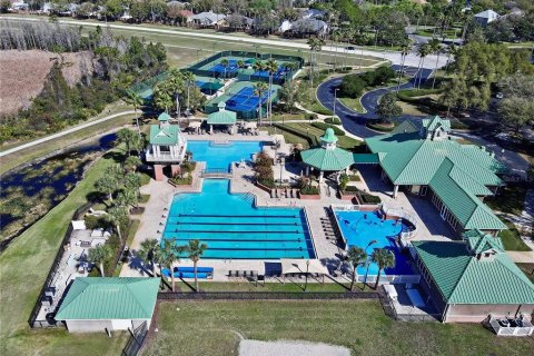 House in Tampa, Florida 4 bedrooms, 226.59 sq.m. № 2107027 - photo 3