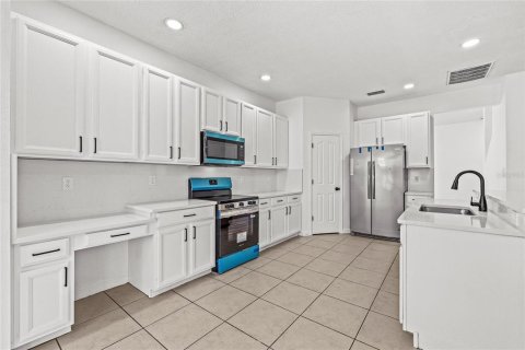 House in Tampa, Florida 4 bedrooms, 226.59 sq.m. № 2107027 - photo 21