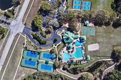 House in Tampa, Florida 4 bedrooms, 226.59 sq.m. № 2107027 - photo 4