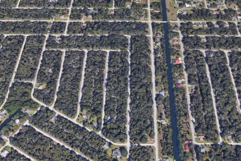 Land in Port Charlotte, Florida № 2158620 - photo 1