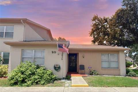 Condo in Holiday, Florida, 2 bedrooms  № 1818921 - photo 1
