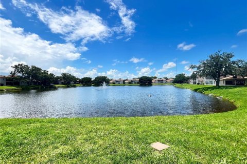 Condo in Holiday, Florida, 2 bedrooms  № 1818921 - photo 8