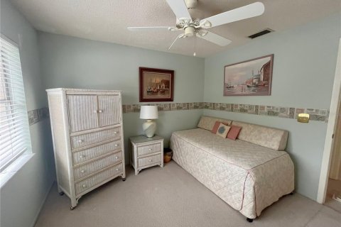 Condo in Holiday, Florida, 2 bedrooms  № 1818921 - photo 25