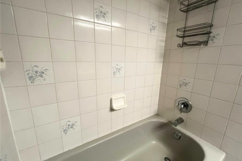 Condo in Holiday, Florida, 2 bedrooms  № 1818921 - photo 29