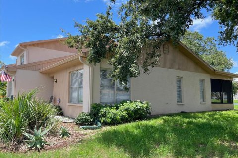 Condo in Holiday, Florida, 2 bedrooms  № 1818921 - photo 5