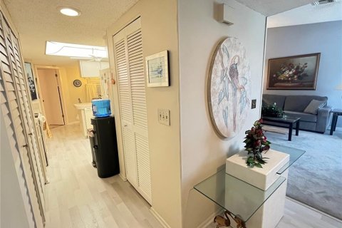 Condo in Holiday, Florida, 2 bedrooms  № 1818921 - photo 18