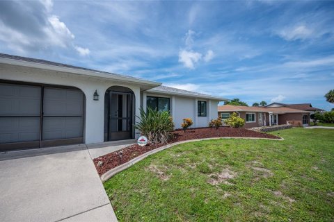 Casa en venta en Rotonda, Florida, 2 dormitorios, 192.03 m2 № 1795975 - foto 4