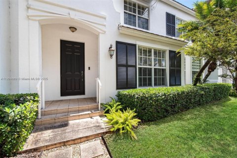 Townhouse in Miami, Florida 3 bedrooms, 190.08 sq.m. № 1951785 - photo 2