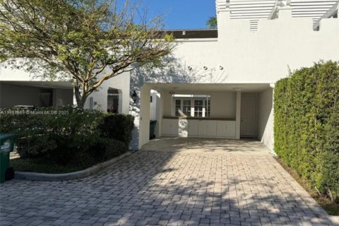 Townhouse in Miami, Florida 3 bedrooms, 190.08 sq.m. № 1951785 - photo 30