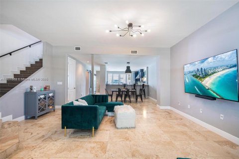 Townhouse in Miami, Florida 3 bedrooms, 190.08 sq.m. № 1951785 - photo 8