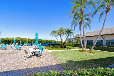 Condo in Saint Petersburg, Florida, 2 bedrooms  № 2227882 - photo 30