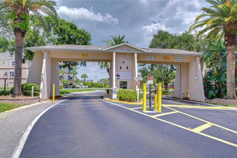 Condo in Saint Petersburg, Florida, 2 bedrooms  № 2227882 - photo 22
