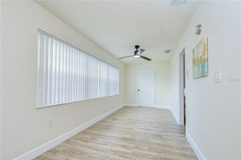 Condo in Saint Petersburg, Florida, 2 bedrooms  № 2227882 - photo 19