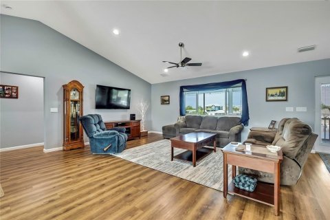 House in Hernando Beach, Florida 3 bedrooms, 148.64 sq.m. № 1782750 - photo 5