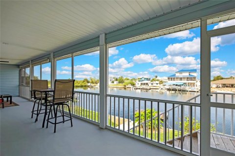 House in Hernando Beach, Florida 3 bedrooms, 148.64 sq.m. № 1782750 - photo 27