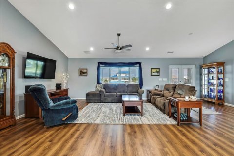 House in Hernando Beach, Florida 3 bedrooms, 148.64 sq.m. № 1782750 - photo 4