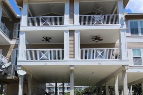Condo in Horseshoe Beach, Florida, 1 bedroom  № 1339742 - photo 1