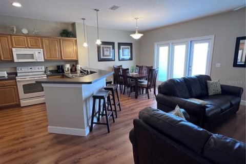Condo in Horseshoe Beach, Florida, 1 bedroom  № 1339742 - photo 4