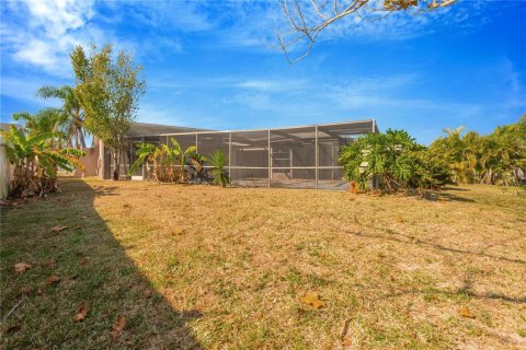 House in Apollo Beach, Florida 3 bedrooms, 135.73 sq.m. № 2203049 - photo 27