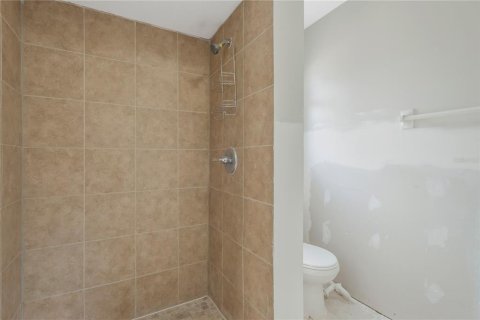 House in Apollo Beach, Florida 3 bedrooms, 135.73 sq.m. № 2203049 - photo 8