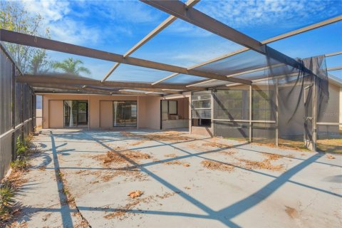 House in Apollo Beach, Florida 3 bedrooms, 135.73 sq.m. № 2203049 - photo 23