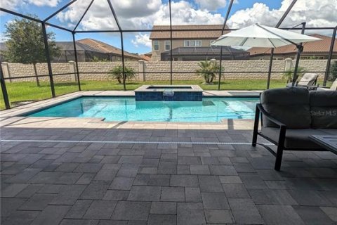 House in Odessa, Florida 4 bedrooms, 256.78 sq.m. № 2348080 - photo 15
