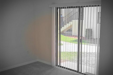 Condo in St. Lucie, Florida, 2 bedrooms  № 2183061 - photo 8