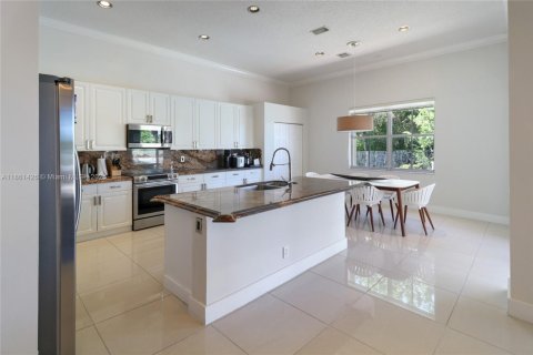 Casa en venta en Weston, Florida, 4 dormitorios, 248.42 m2 № 1891907 - foto 15