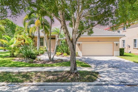 Casa en venta en Weston, Florida, 4 dormitorios, 248.42 m2 № 1891907 - foto 1