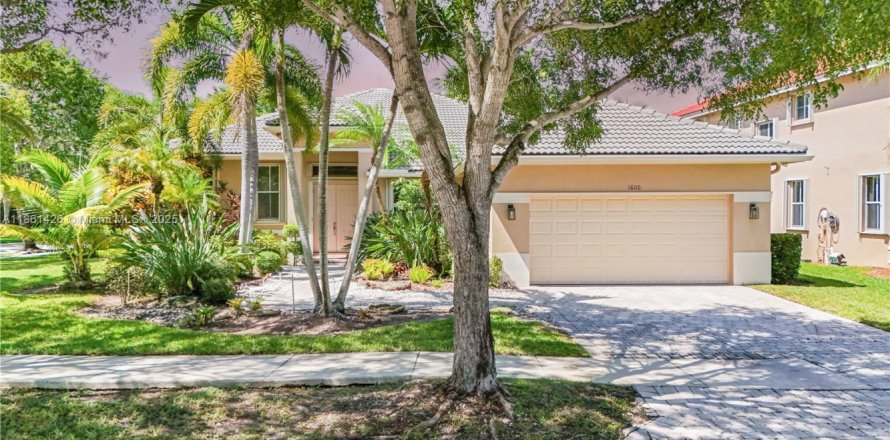 Casa en Weston, Florida 4 dormitorios, 248.42 m2 № 1891907