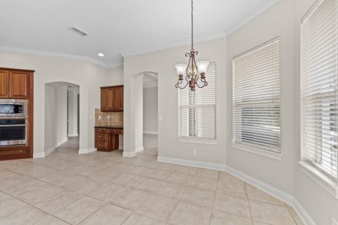 Villa ou maison à vendre à Sorrento, Floride: 5 chambres, 370.96 m2 № 2130026 - photo 8