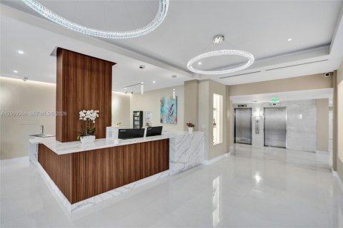 Снять в аренду кондоминиум в Холливуд, Флорида 1 спальня, 92.9м2, № 2067764 - фото 28