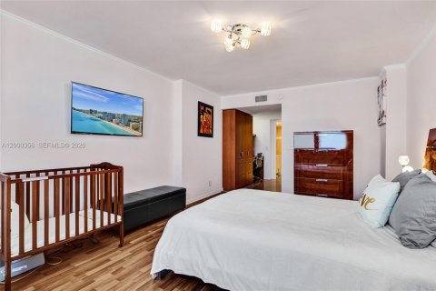 Снять в аренду кондоминиум в Холливуд, Флорида 1 спальня, 92.9м2, № 2067764 - фото 15