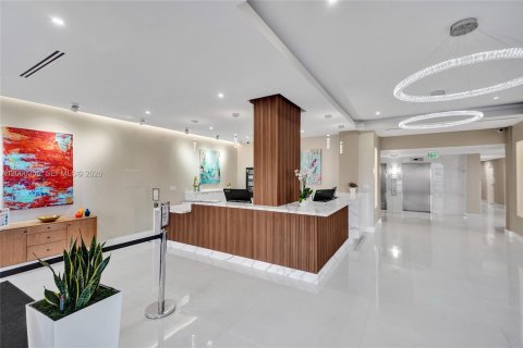 Снять в аренду кондоминиум в Холливуд, Флорида 1 спальня, 92.9м2, № 2067764 - фото 27