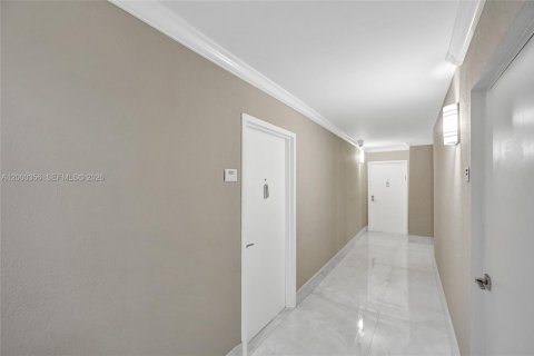 Снять в аренду кондоминиум в Холливуд, Флорида 1 спальня, 92.9м2, № 2067764 - фото 26