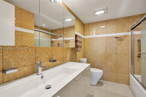 Снять в аренду кондоминиум в Холливуд, Флорида 1 спальня, 92.9м2, № 2067764 - фото 14