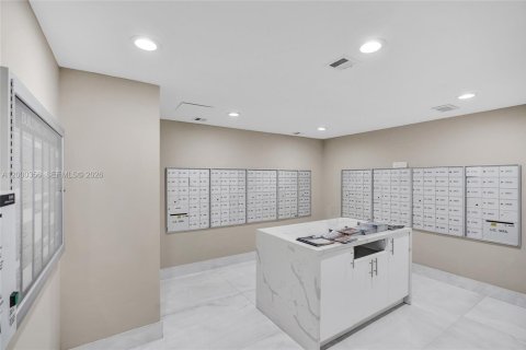 Снять в аренду кондоминиум в Холливуд, Флорида 1 спальня, 92.9м2, № 2067764 - фото 30