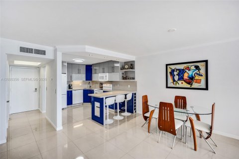Снять в аренду кондоминиум в Холливуд, Флорида 1 спальня, 92.9м2, № 2067764 - фото 22