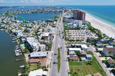 Terreno en venta en Redington Shores, Florida № 1906689 - foto 4