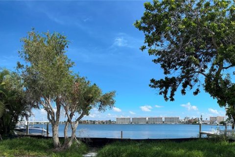 Terreno en venta en Redington Shores, Florida № 1906689 - foto 29