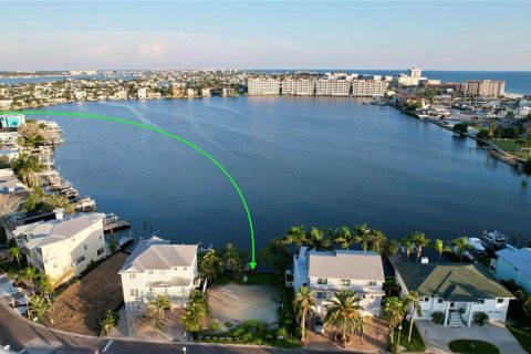 Terreno en venta en Redington Shores, Florida № 1906689 - foto 3