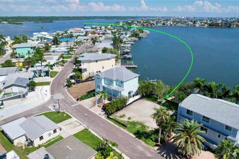 Terreno en venta en Redington Shores, Florida № 1906689 - foto 5