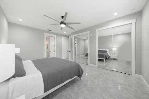House in North Port, Florida 3 bedrooms, 160.26 sq.m. № 1649073 - photo 21