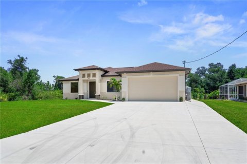 House in North Port, Florida 3 bedrooms, 160.26 sq.m. № 1649073 - photo 3