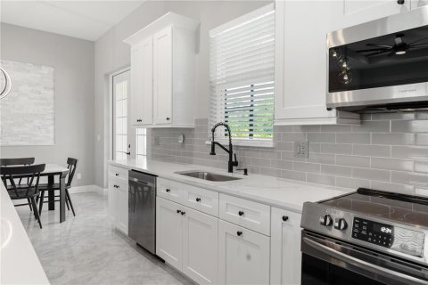 Villa ou maison à vendre à North Port, Floride: 3 chambres, 160.26 m2 № 1649073 - photo 18