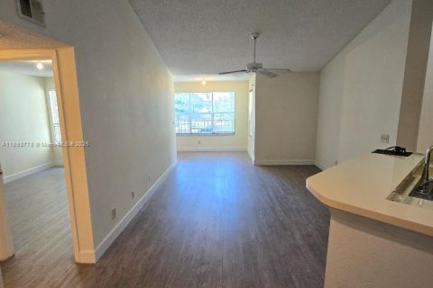 Condo in Sunrise, Florida, 1 bedroom  № 1945324 - photo 3