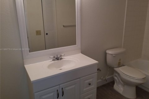 Condo in Sunrise, Florida, 1 bedroom  № 1945324 - photo 6