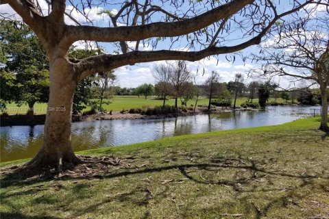 Condo in Sunrise, Florida, 1 bedroom  № 1945324 - photo 12