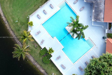 Condo in Sunrise, Florida, 1 bedroom  № 1945324 - photo 9
