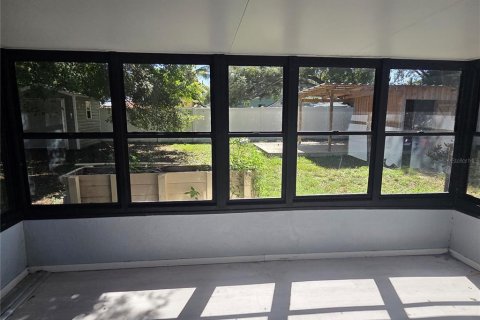 House in Palmetto, Florida 4 bedrooms, 130.43 sq.m. № 2423709 - photo 7